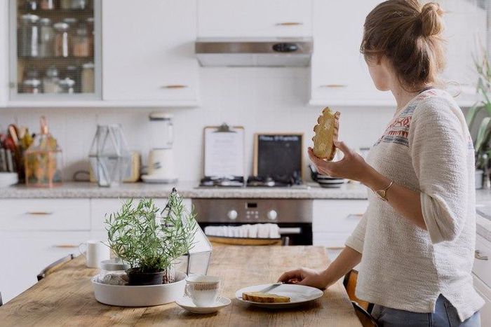 ___4363887___https:______static.pulse.com.gh___webservice___escenic___binary___4363887___2015___11___16___15___toast_0