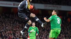 Cech has completely changed Arsenal's back four - Walcott