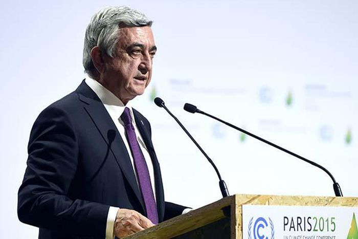 Armenians vote to give more powers to prime minister