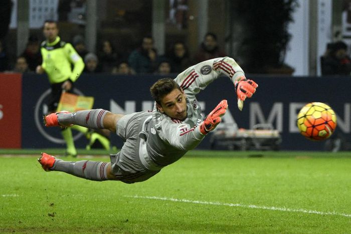 ___4498338___https:______static.pulse.com.gh___webservice___escenic___binary___4498338___2015___12___26___18___gianluigi-donnarumma-cropped_reh3cgneni4y1alqogbb6sjvd_2