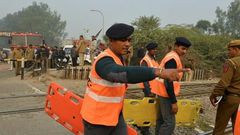 Aircraft crashes near Indian capital, 10 dead
