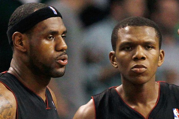 ___4467437___https:______static.pulse.com.gh___webservice___escenic___binary___4467437___2015___12___16___13___lebron-james-and-james-jones_p0747uroc88e16d469g5budgf