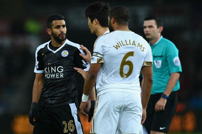 ___4430458___https:______static.pulse.com.gh___webservice___escenic___binary___4430458___2015___12___6___12___riyad-mahrez-and-ashley-williams_11ru1nvzrscbv1msswixmf5wfi_2