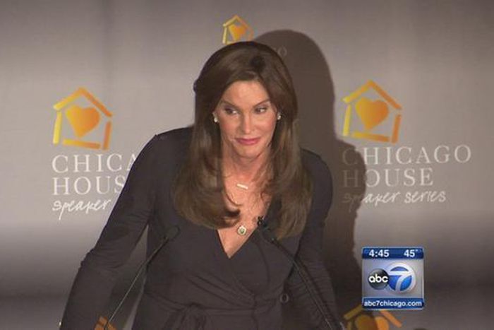 Caitlyn Jenner speaks on transgender issues in Chicago House