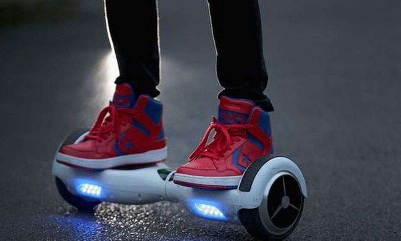___4288892___https:______static.pulse.com.gh___webservice___escenic___binary___4288892___2015___10___23___19___The-hoverboard-craze-is-sweeping-the-nation-614183