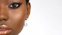 Winged eyeliner