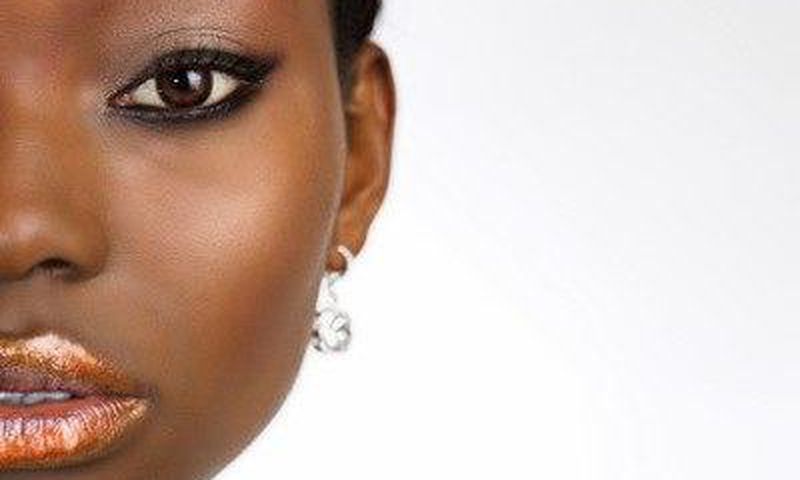 Winged eyeliner