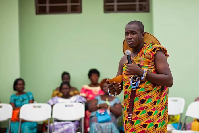 Nana Asaase performing