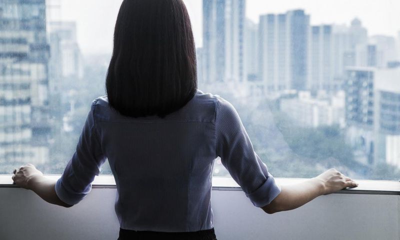 ___4312812___https:______static.pulse.com.gh___webservice___escenic___binary___4312812___2015___10___31___14___career-woman-baby-1940x1342