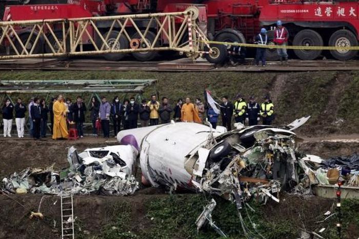 Crew of crashed Taiwan TransAsia plane shut off working engine