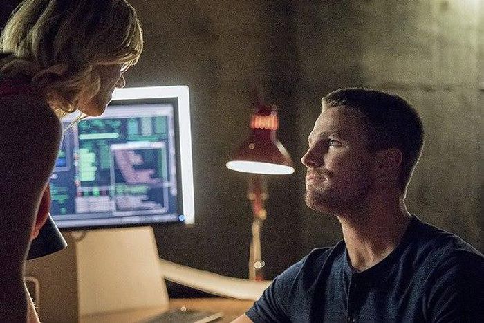 ___4240569___https:______static.pulse.com.gh___webservice___escenic___binary___4240569___2015___10___8___10___arrow-season-4-spoilers