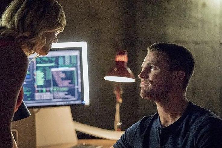 ___4240569___https:______static.pulse.com.gh___webservice___escenic___binary___4240569___2015___10___8___10___arrow-season-4-spoilers