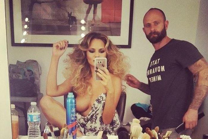 Chrissy Teigen disobeys Instagram in boobs seflie