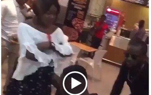 Will you marry me? Young man forgets to bring the ring