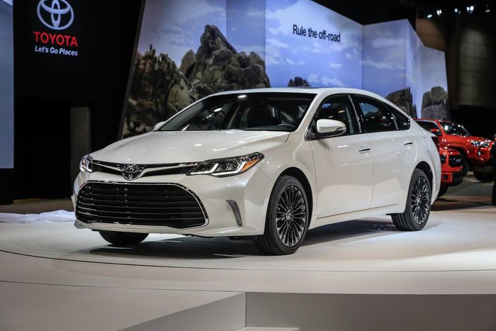 2016 Toyota Avalon.