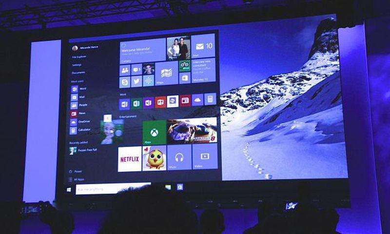 A windows 10 demonstration.