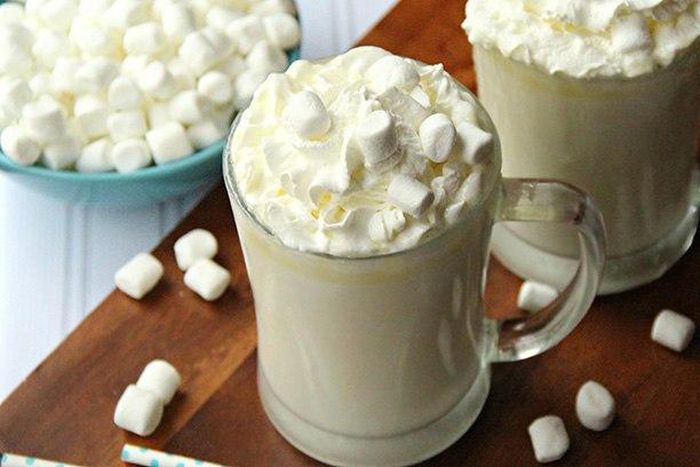 white-chocolate-hot-cocoa