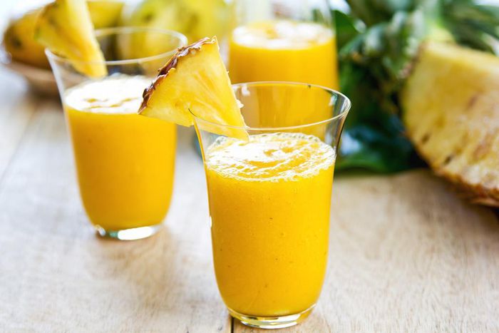 ___4000549___https:______static.pulse.com.gh___webservice___escenic___binary___4000549___2015___7___22___13___bigstock-Mango-With-Pineapple-Smoothie-43786993