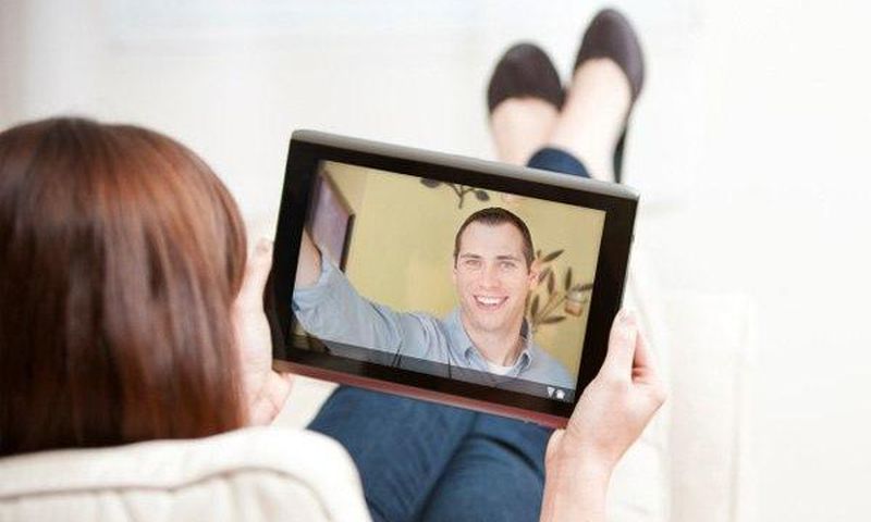 ___4226423___https:______static.pulse.com.gh___webservice___escenic___binary___4226423___2015___10___3___17___couple-in-a-long-distance-relationship