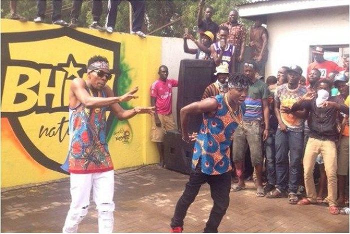 Patoranking and Stonebwoy behing cameras for "Pull Up" remix shoot at New Town, Accra