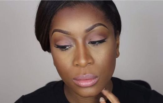 Beauty blogger; Jennifer Olaleye