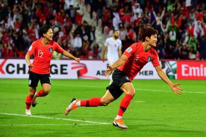 Jin-Su Kim celebrates his extra-time match-winner as South Korea beat Bahrain to reach the Asian Cup quarter-finals
