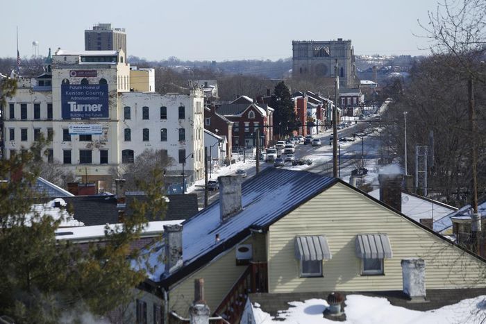 A Digital-Era Frenzy Sweeps Up a School Steeped in Tradition