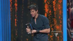 Enrique Iglesias wins big at Latin AMAs