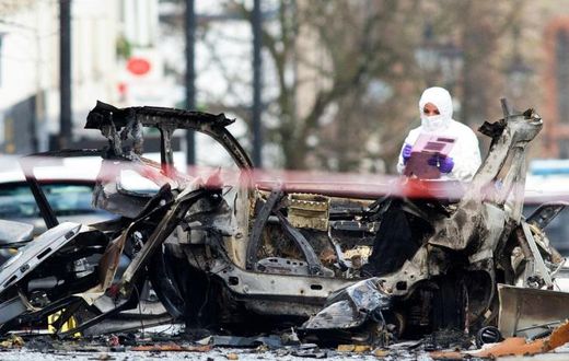 Northern Ireland police have said they believe a paramilitary group calling itself the "New IRA" was behind the blast
