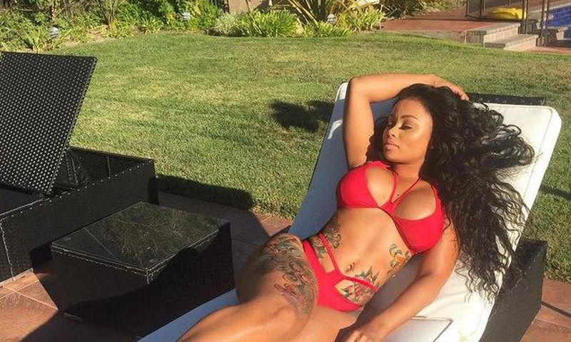 Hip Hop model, Blac Chyna, shares steaming hot bikini bod