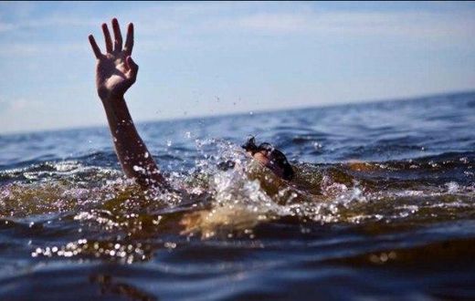 ___3617013___https:______static.pulse.com.gh___webservice___escenic___binary___3617013___2015___3___31___11___when-two-drunk-men-tried-to-swim-in-a-connecticut-river-but-then-began-to-drown-14-year-old-gordon