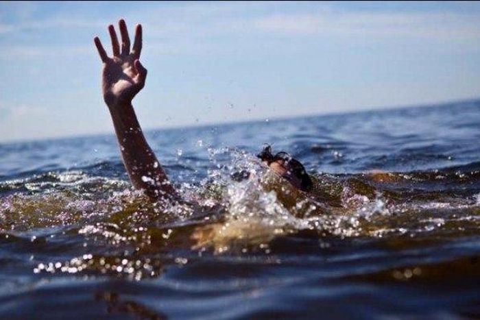 ___3617013___https:______static.pulse.com.gh___webservice___escenic___binary___3617013___2015___3___31___11___when-two-drunk-men-tried-to-swim-in-a-connecticut-river-but-then-began-to-drown-14-year-old-gordon