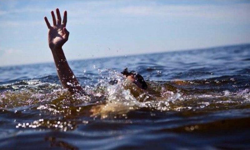 ___3617013___https:______static.pulse.com.gh___webservice___escenic___binary___3617013___2015___3___31___11___when-two-drunk-men-tried-to-swim-in-a-connecticut-river-but-then-began-to-drown-14-year-old-gordon