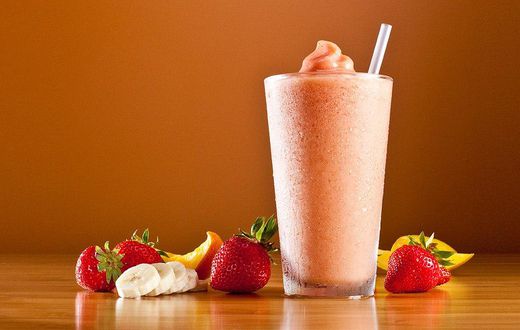 ___3757900___https:______static.pulse.com.gh___webservice___escenic___binary___3757900___2015___5___14___16___strawberry-banana-smoothie