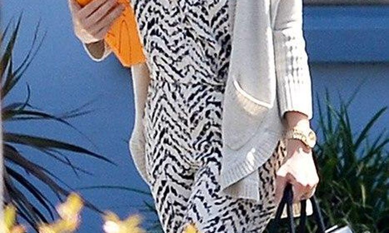 Jessica Biel flaunts post baby body in Los Angeles