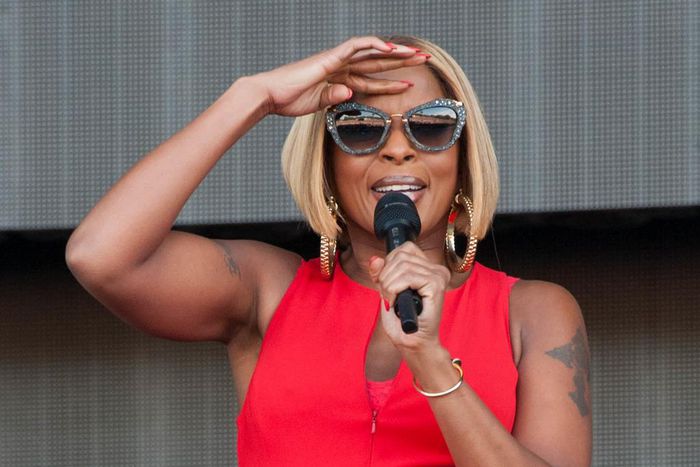 Mary J Blige on stage