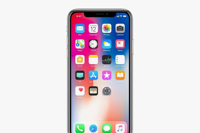 Lady angry by boyfriend's decision to buy his mom a car while she gets a phone