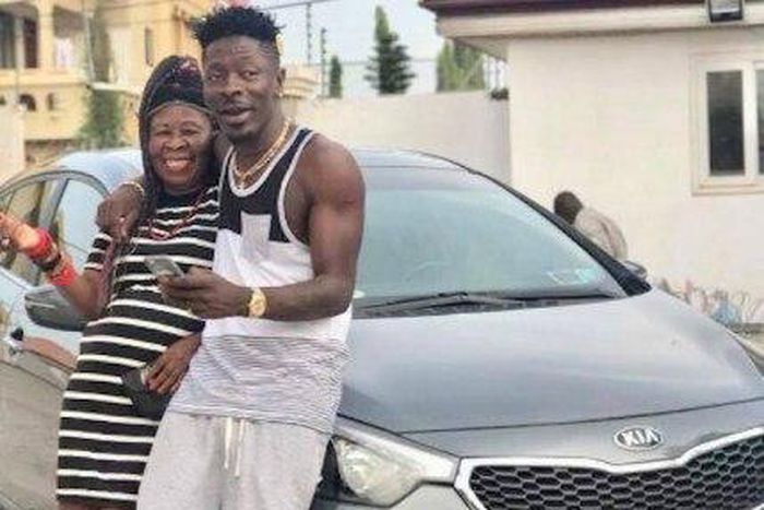 ___8070921___2018___3___5___16___shatta-wale-mother-birthday-car-ghkings