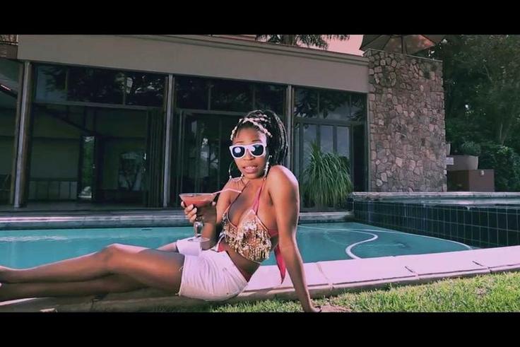 AK Sonsgtress - Holiday