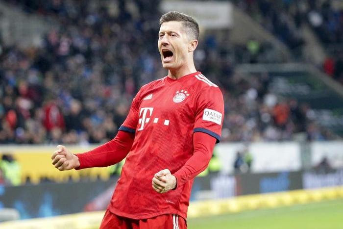 Robert Lewandowski, who has scored 24 goals in 26 games for Bayern Munich this season, is left without a back-up at the defending Bundesliga champions, who sold reserve striker Sandro Wagner to Chinese side Tianjin Teda on Wednesday.