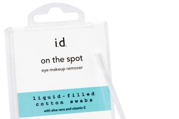 Liquid filled cotton swabs for runny mascara