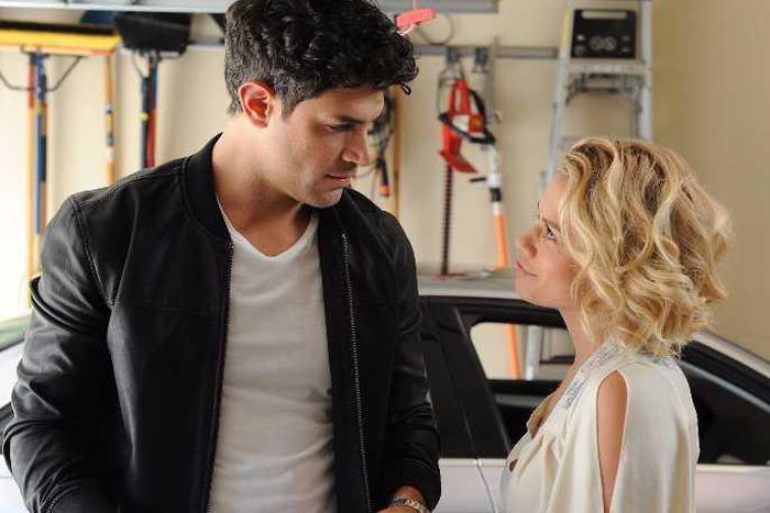 Trailer for Shonda Rhime's 'The Catch'