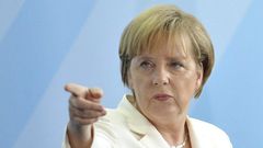 Merkel calls for transparency in clearing up Volkswagen case