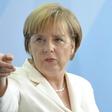 Merkel calls for transparency in clearing up Volkswagen case