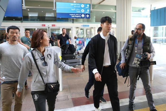 Son Heung-min (2-R) arrived in Dubai after playing in Tottenham's 1-0 loss to Manchester United on Sunday