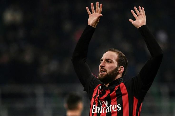 Gonzalo Higuain has been urged to earn a permanent move to Chelsea by Maurizio Sarri