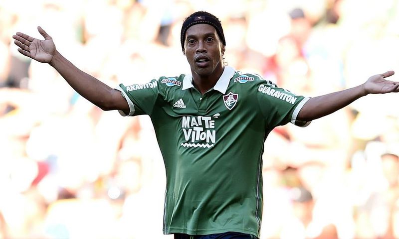 ___4210511___https:______static.pulse.com.gh___webservice___escenic___binary___4210511___2015___9___29___14___ronaldinho-cropped_bwoo32h1tyf41lm52ij2n97rf