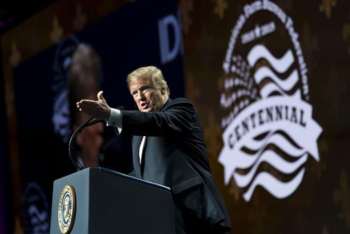 Trump Defends Trade Policies to Farmers Feeling the Pinch