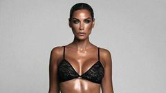 Veteran model, Nicole Murphy, flaunts sexy bod in lingerie