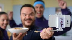 Are you tired of choosing between eating or posting? A new device 'The Selfie Spoon' has been launched.